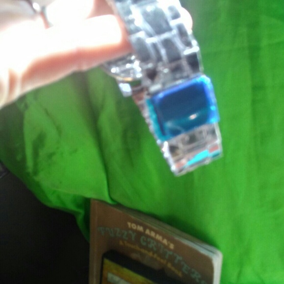 Watch - Picture 4 of 4